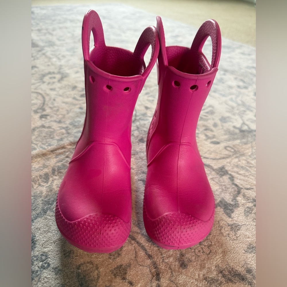 Like new toddler girls crocs rainboots